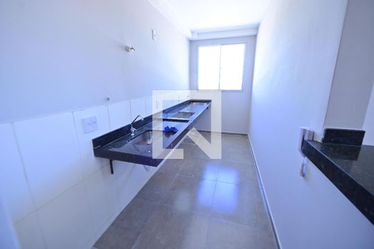 Cozinha de apartamento para alugar com 2 quartos, 45m² em Bairro Santa Rita, Goiânia