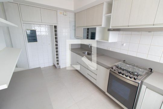Cozinha de apartamento para alugar com 4 quartos, 256m² em Vila Brandina, Campinas