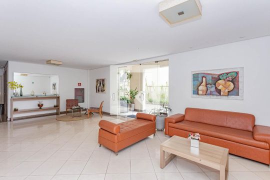 Hall de entrada de apartamento para alugar com 2 quartos, 69m² em Aclimação, São Paulo