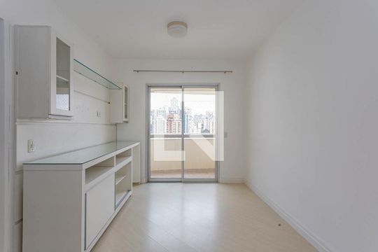 Sala de apartamento para alugar com 2 quartos, 69m² em Aclimação, São Paulo