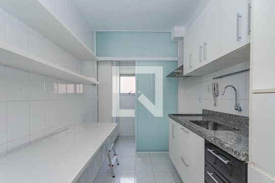 Cozinha de apartamento para alugar com 2 quartos, 69m² em Aclimação, São Paulo