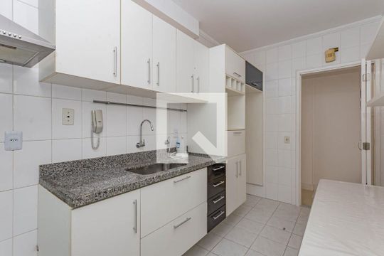 Cozinha de apartamento para alugar com 2 quartos, 69m² em Aclimação, São Paulo