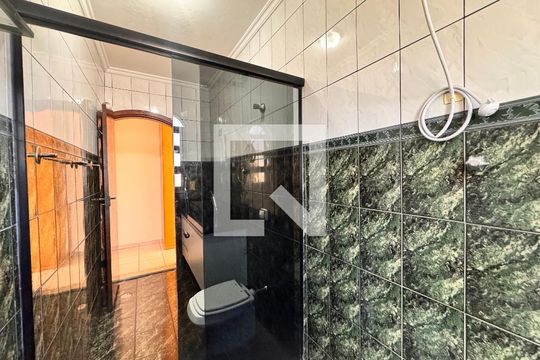 Banheiro da Suíte de casa para alugar com 3 quartos, 165m² em Jardim Las Vegas, Santo André