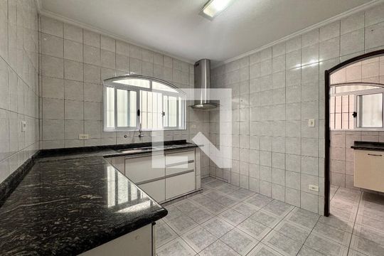Cozinha de casa para alugar com 3 quartos, 165m² em Jardim Las Vegas, Santo André