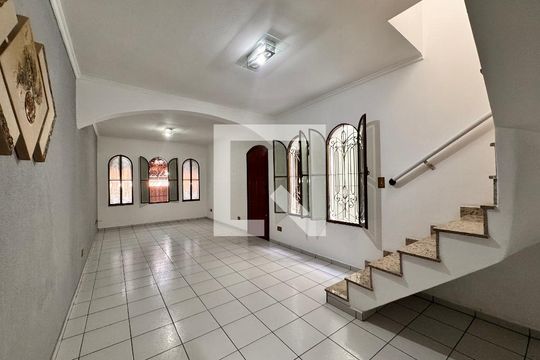 Casa para alugar com 3 quartos, 165m² em Jardim Las Vegas, Santo André