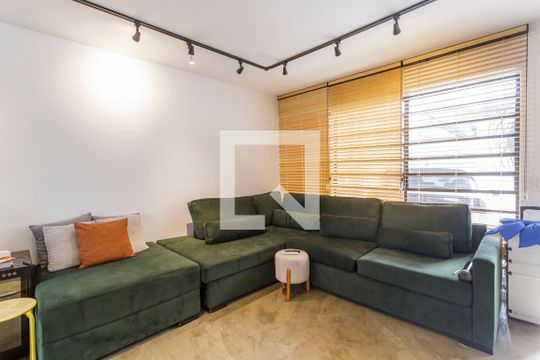 Sala de casa de condomínio à venda com 2 quartos, 95m² em Vila Olímpia, São Paulo