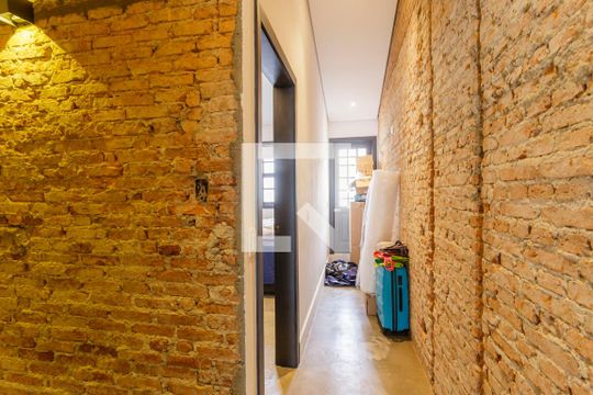 Corredor de casa de condomínio à venda com 2 quartos, 95m² em Vila Olímpia, São Paulo