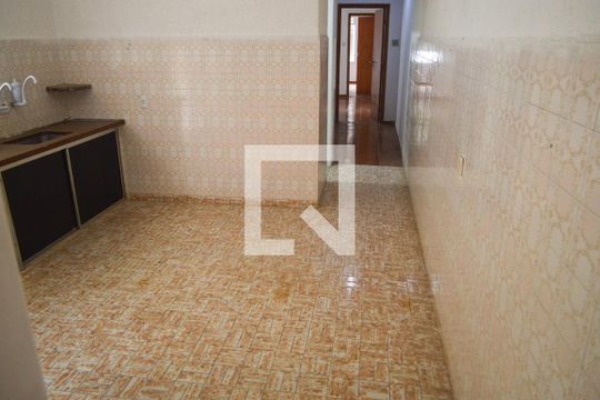 Cozinha de casa para alugar com 3 quartos, 215m² em Cidade Mãe do Céu, São Paulo