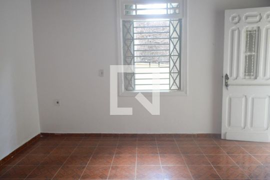 Sala de casa para alugar com 3 quartos, 215m² em Cidade Mãe do Céu, São Paulo