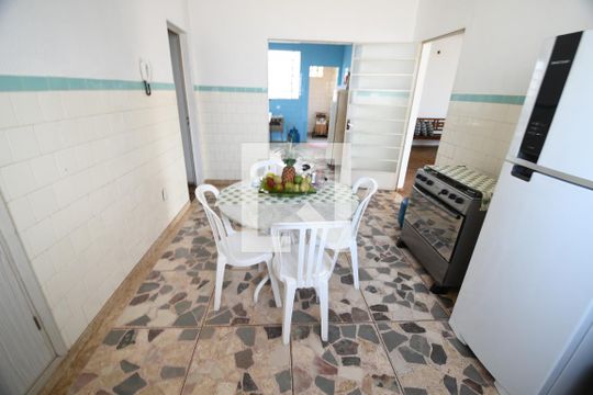 Copa de casa para alugar com 4 quartos, 285m² em Jardim Guanabara, Campinas