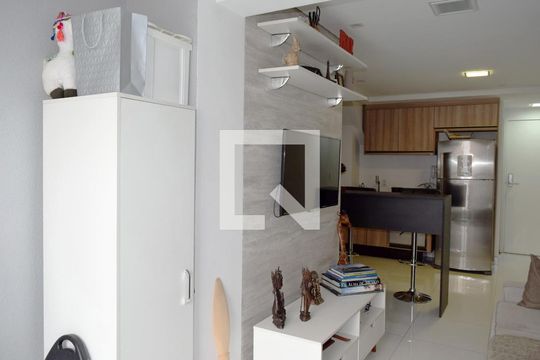 Sala de apartamento para alugar com 1 quarto, 75m² em Pinheiros, São Paulo