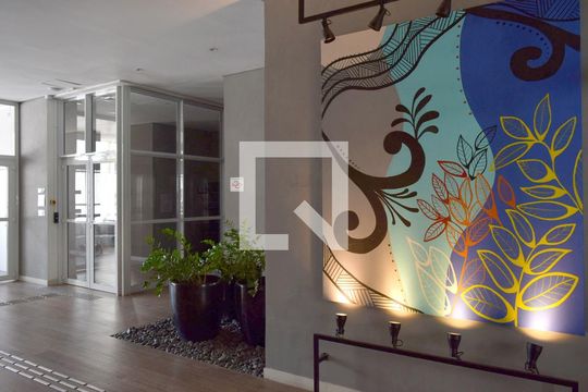 Hall de entrada de apartamento para alugar com 1 quarto, 75m² em Pinheiros, São Paulo