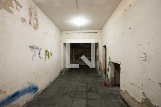 Garagem de casa à venda com 4 quartos, 255m² em Bortolândia, São Paulo