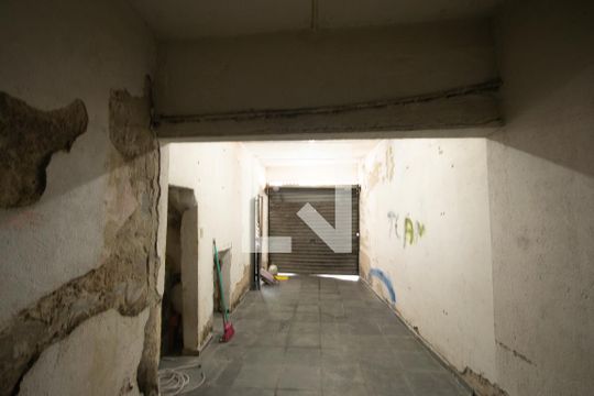 Garagem de casa à venda com 4 quartos, 255m² em Bortolândia, São Paulo