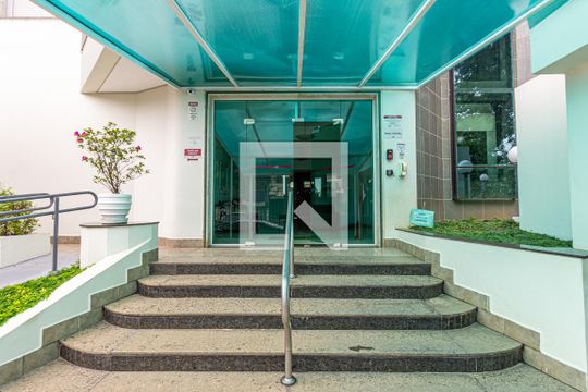 Fachada de apartamento à venda com 3 quartos, 141m² em Vila Congonhas, São Paulo
