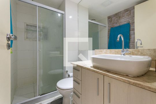 Banheiro de apartamento à venda com 2 quartos, 62m² em Tijuca, Rio de Janeiro