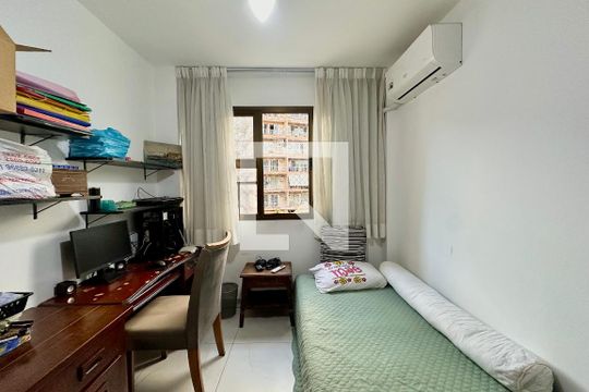 Quarto 1 de apartamento para alugar com 2 quartos, 79m² em Catete, Rio de Janeiro