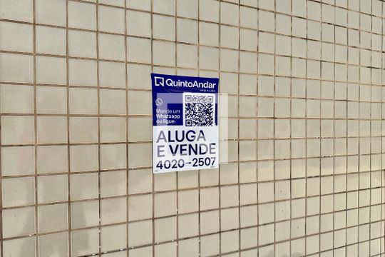 Plaquinha instalada de apartamento para alugar com 2 quartos, 79m² em Catete, Rio de Janeiro