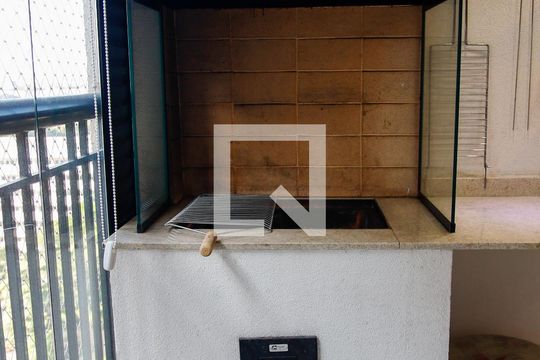 Sacada de apartamento à venda com 2 quartos, 62m² em Continental, Osasco