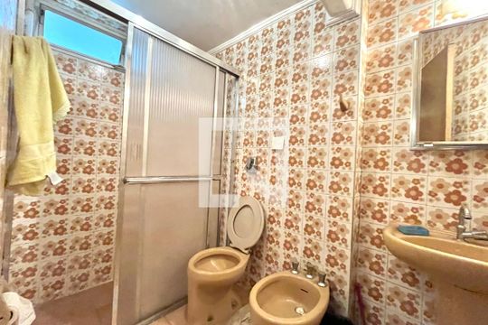 Banheiro de apartamento à venda com 2 quartos, 67m² em Vila Guarani (zona Sul), São Paulo