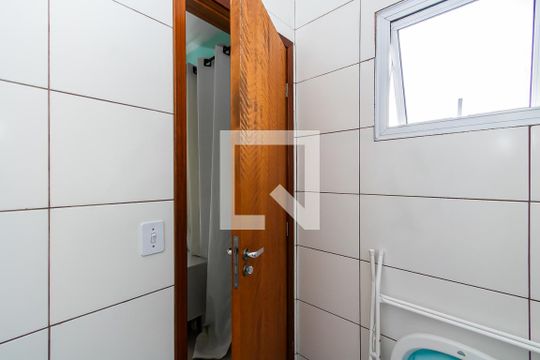 Banheiro da Suíte de apartamento à venda com 2 quartos, 77m² em Cidade Líder, São Paulo