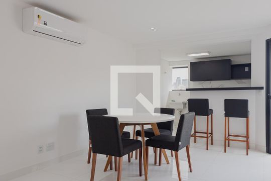 Cozinha de apartamento para alugar com 2 quartos, 110m² em Pinheiros, São Paulo