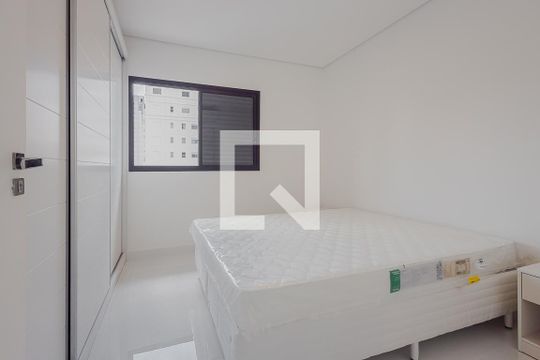 Suíte de apartamento para alugar com 2 quartos, 110m² em Pinheiros, São Paulo