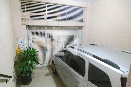 Garagem de casa à venda com 3 quartos, 138m² em Vila São João Batista, Guarulhos