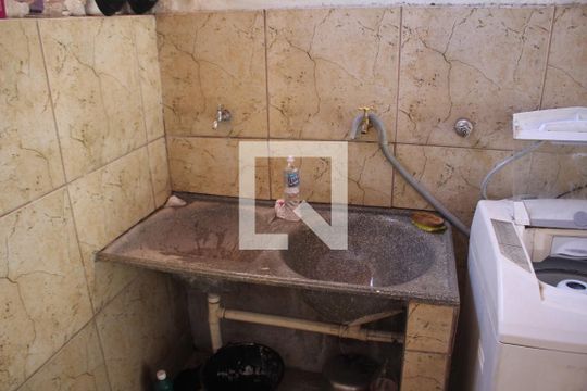 Área de Serviço de casa para alugar com 3 quartos, 358m² em Milionários, Belo Horizonte