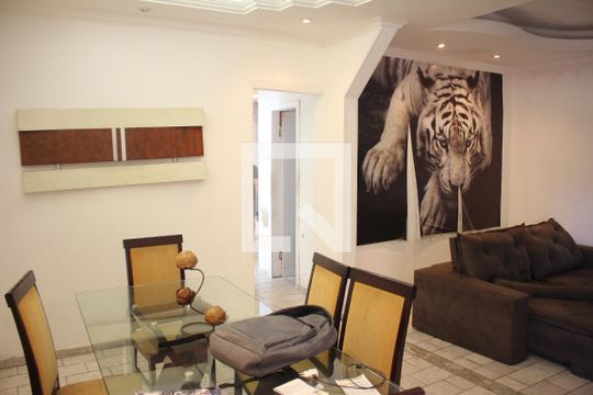 Sala de casa para alugar com 3 quartos, 358m² em Milionários, Belo Horizonte