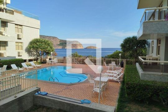 Apartamento à venda com 4 quartos, 180m² em Camboinhas, Niterói