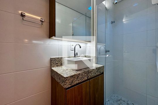 Banheiro de kitnet/studio à venda com 0 quarto, 29m² em Chácara Santo Antônio (zona Sul), São Paulo