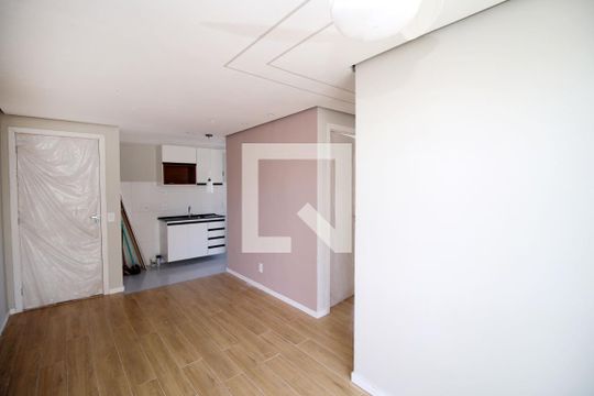 Sala de apartamento para alugar com 2 quartos, 42m² em Irajá, Rio de Janeiro