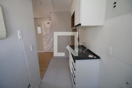 Cozinha de apartamento para alugar com 2 quartos, 42m² em Irajá, Rio de Janeiro