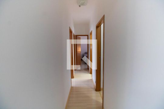 Corredor de apartamento à venda com 4 quartos, 76m² em Icaraí, Niterói