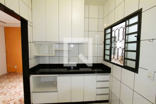 Cozinha - Armários de casa para alugar com 2 quartos, 65m² em Estoril, Belo Horizonte