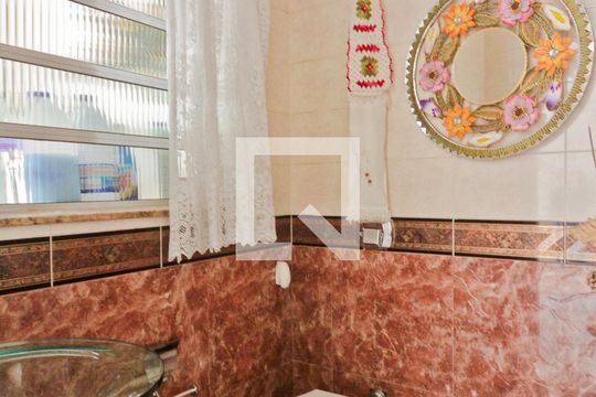 Lavabo de casa à venda com 4 quartos, 250m² em Chora Menino, São Paulo