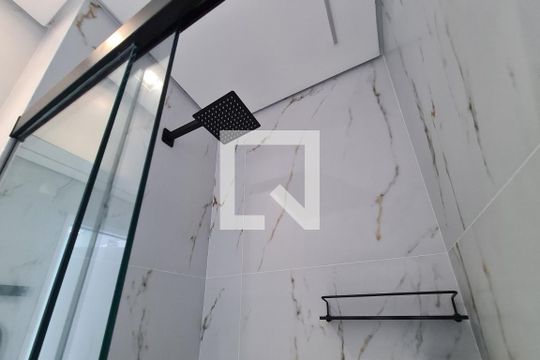 Banheiro de kitnet/studio à venda com 1 quarto, 29m² em Jardim Independência (são Paulo), São Paulo
