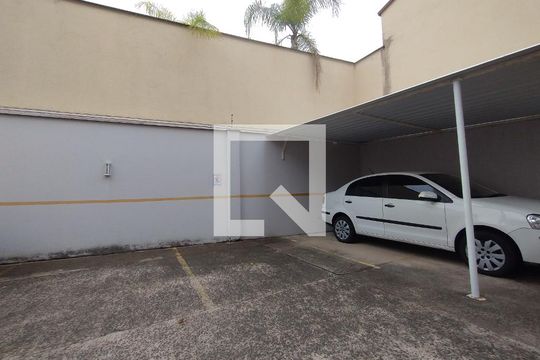 Estacionamento - Vaga de apartamento para alugar com 3 quartos, 122m² em São João, Porto Alegre