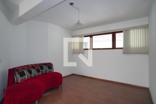 Sala de apartamento para alugar com 3 quartos, 122m² em São João, Porto Alegre
