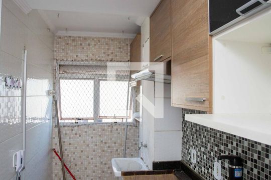 Cozinha de apartamento à venda com 2 quartos, 43m² em Canhema, Diadema