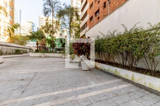 Área comum - Pátio de apartamento para alugar com 1 quarto, 45m² em Itaim Bibi, São Paulo