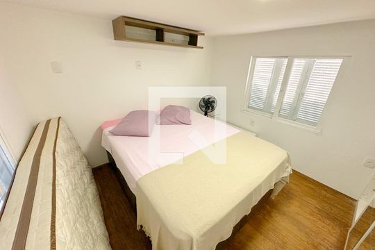 Quarto de casa para alugar com 1 quarto, 50m² em Ponta das Canas, Florianópolis