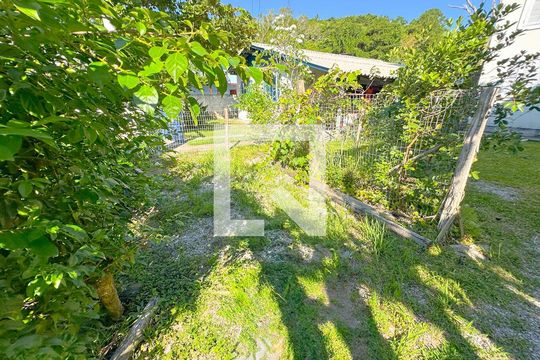 Garagem de casa para alugar com 1 quarto, 50m² em Ponta das Canas, Florianópolis
