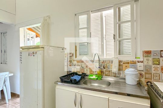 Cozinha de casa para alugar com 1 quarto, 50m² em Ponta das Canas, Florianópolis