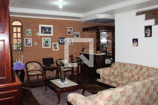 Casa para alugar com 5 quartos, 520m² em Granja Carolina, Cotia