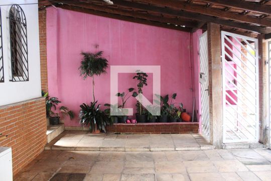 Garagem de casa para alugar com 5 quartos, 520m² em Granja Carolina, Cotia
