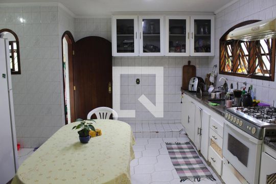 Cozinha de casa para alugar com 5 quartos, 520m² em Granja Carolina, Cotia