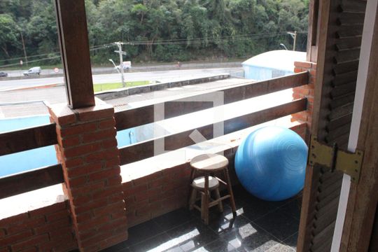 Varanda de casa para alugar com 5 quartos, 520m² em Granja Carolina, Cotia