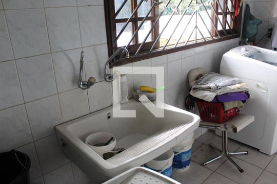 Lavanderia de casa à venda com 5 quartos, 520m² em Granja Carolina, Cotia